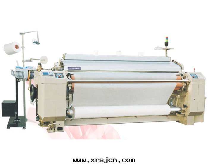 XL-408高(gāo)速重(zhòng)磅噴水(shuǐ)織機(jī)