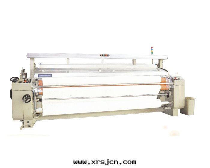 XL822系(xì)列高(gāo)速噴水(shuǐ)織機(jī)